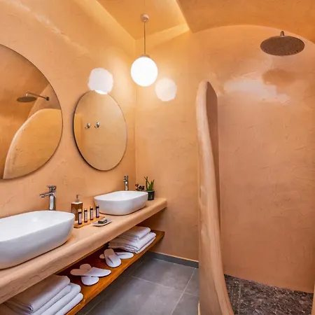 Abasa Hotel Fira (Santorini)